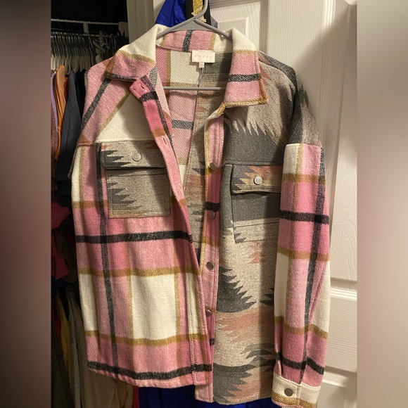 Shacket - Picture 1 of 2